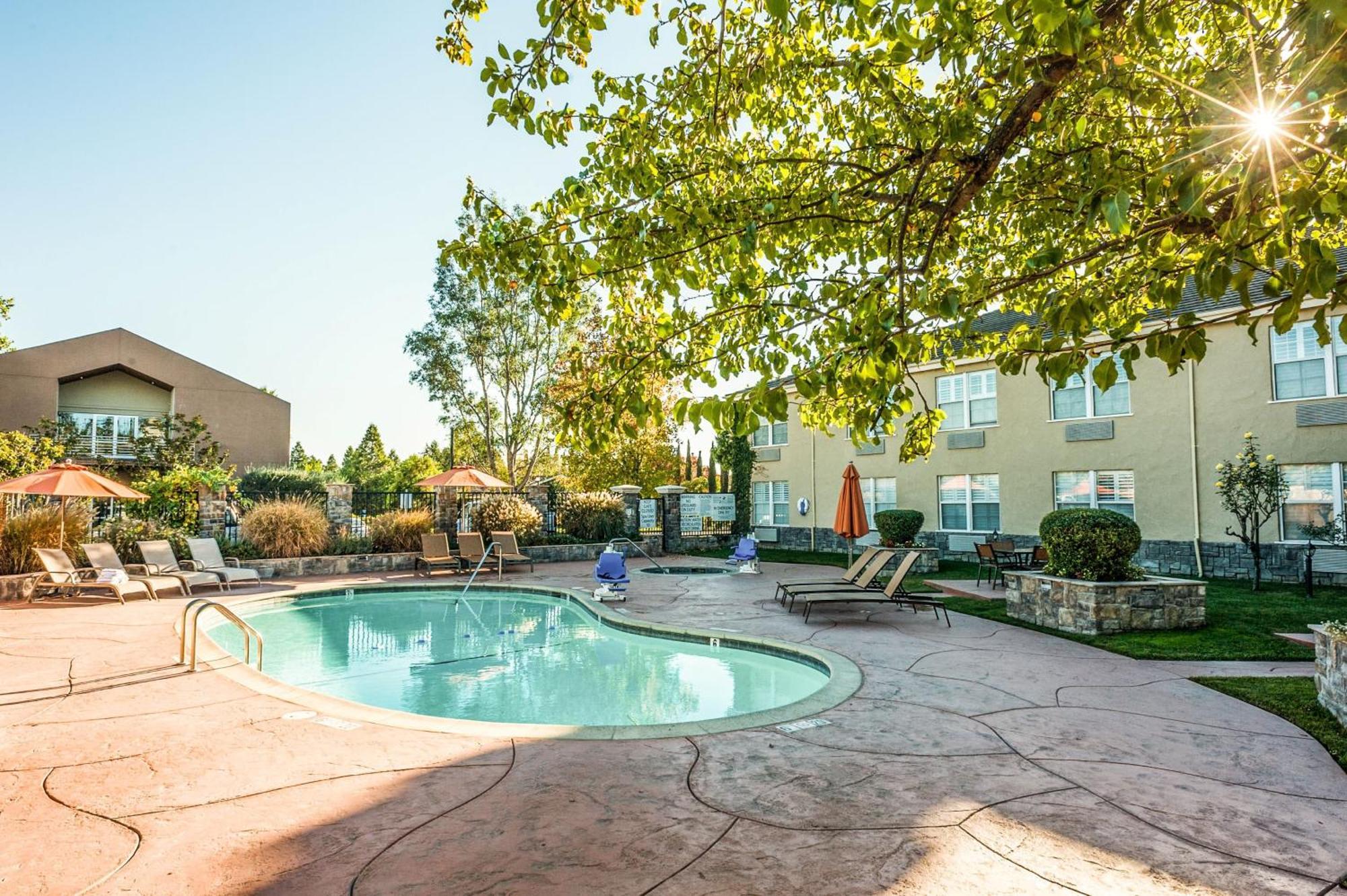 Hotel Indigo Napa Valley By Ihg Extérieur photo